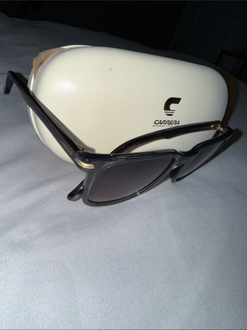 Carrera Black Sunglasses with Gold Trim and Gradient Lenses
Carrera 300/S KB7HA